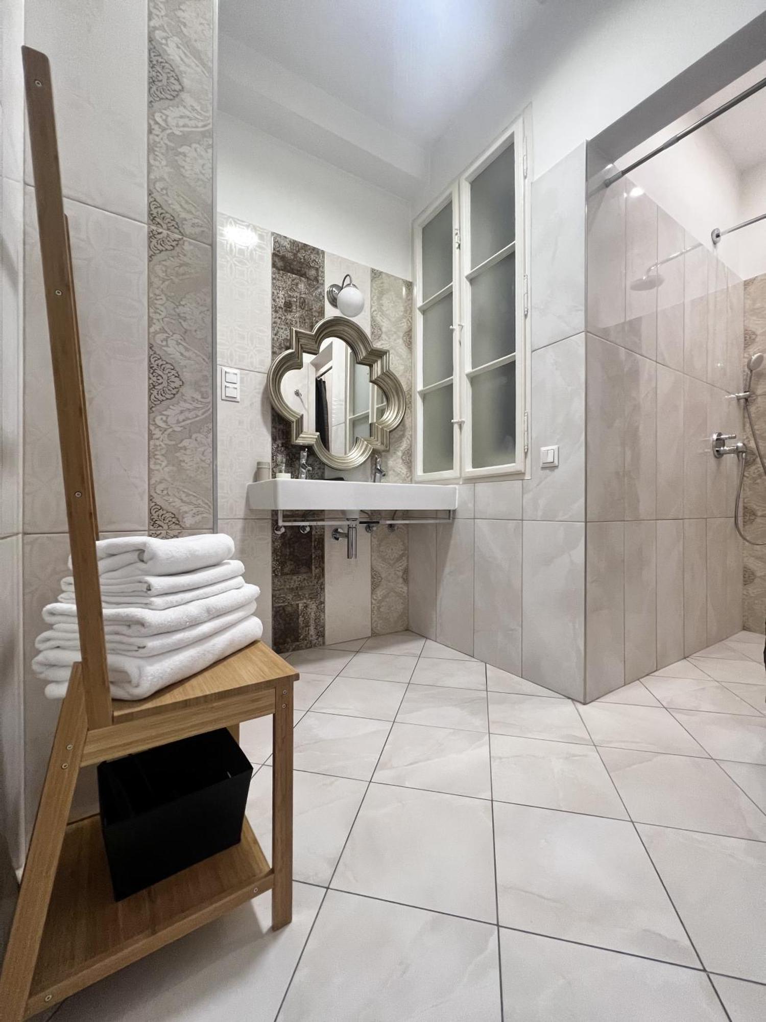 Bphomes Budapest Luaran gambar